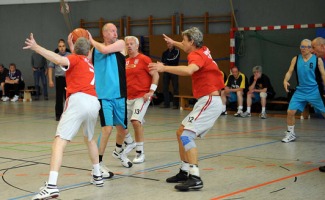 Basketball Ü55 BG Hagen - VFL Osnabrück BG in Blau Nr.13 Martin StÃ¼wer (Foto.Richard Holtschmidt)